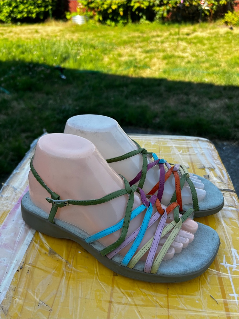 Earth Spirit Multicolor Strappy Women’s Sandals Pastel & Olive Size 8